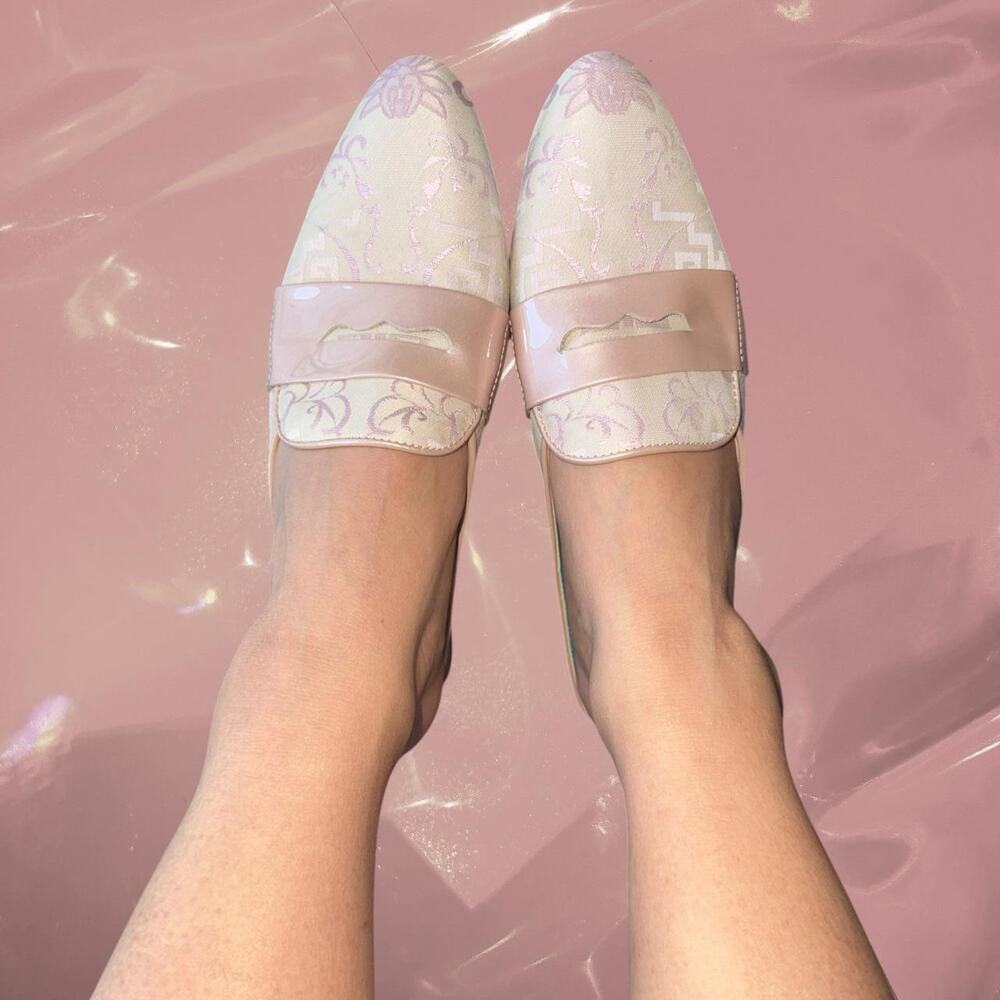 Y2K Valentina Rangoni cream & pink loafers floral scrollwork mandarin pattern 7M